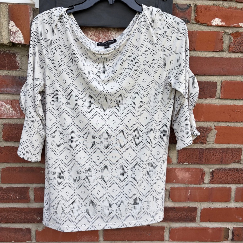 Banana Republic Womens Small Cowl Neck‎ Ruffle Sleeve Geometric Diamond Dot Top